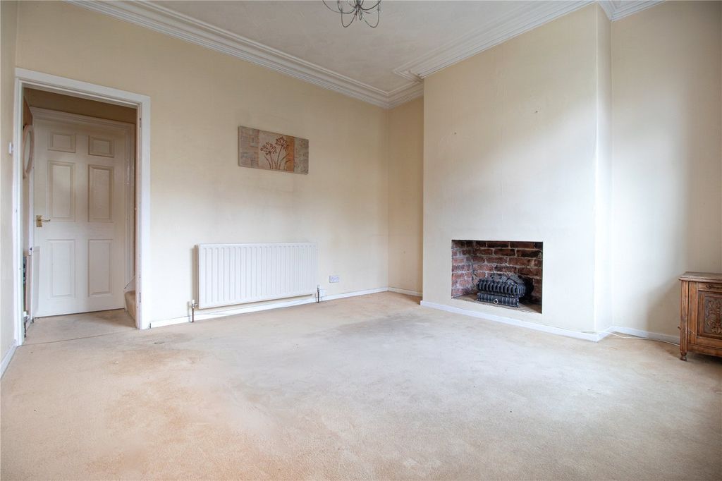 Property photo 2 of 17 Picture No. 11
