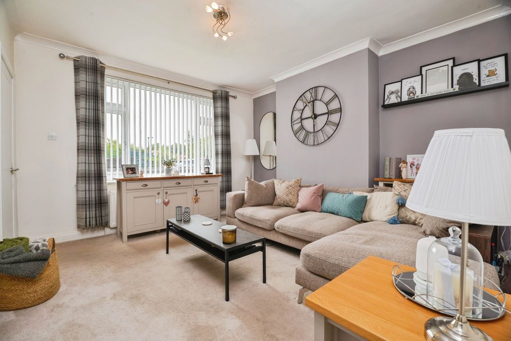 Property photo 3 of 15 Pbox-Img.Jpg