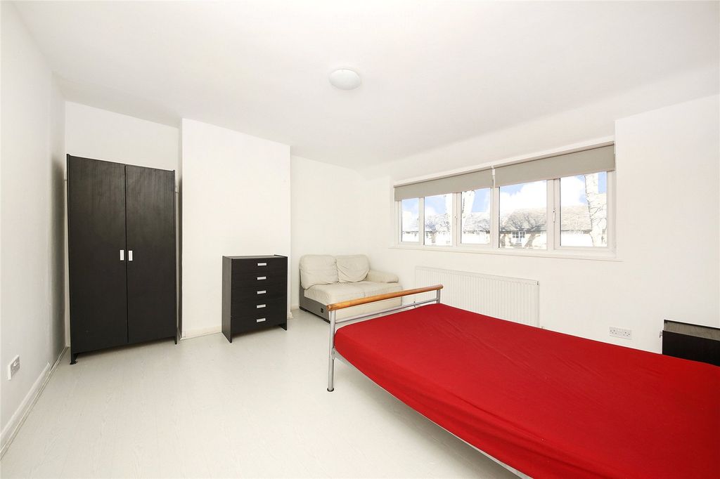 Property photo 3 of 9 Picture No. 04