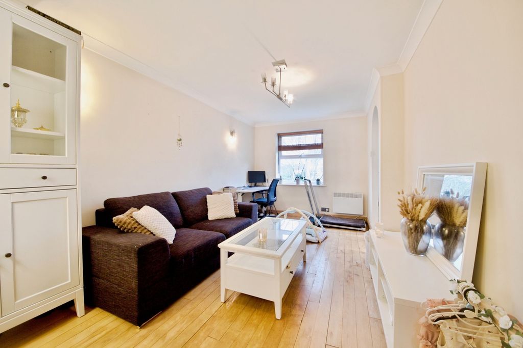 Property photo 2 of 7 Pbox-Img.Jpg