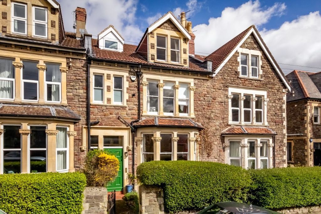 Property photo 1 of 14 External