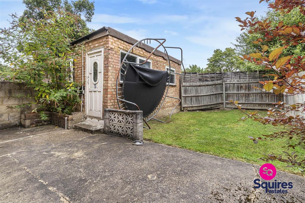 Property photo 2 of 25