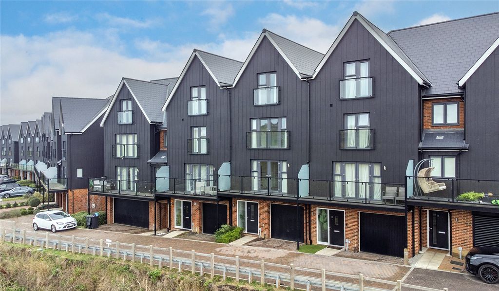 Property photo 1 of 33 Picture No. 27