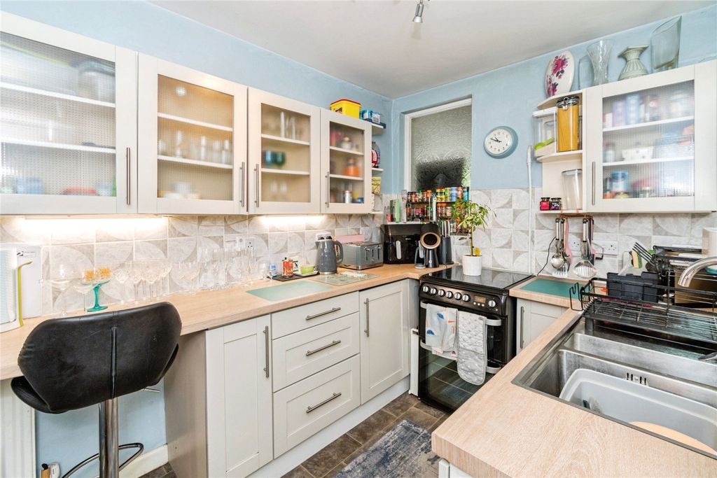 Property photo 3 of 21 Picture No. 23