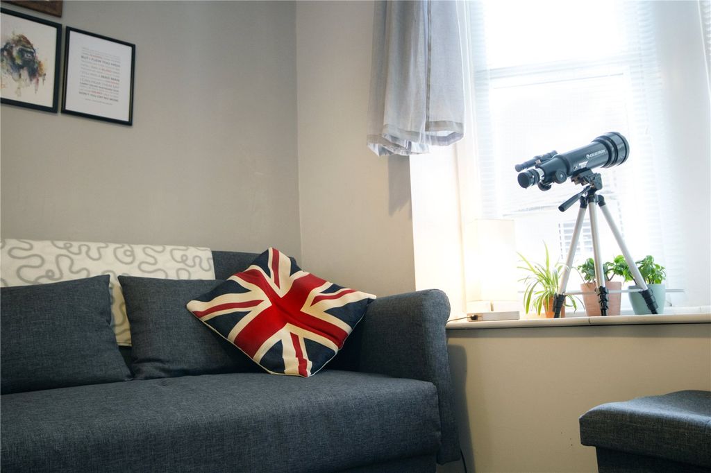 Property photo 2 of 8 Picture No. 19