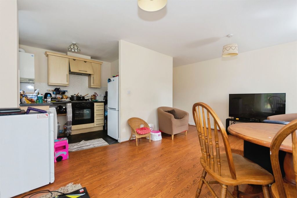 Property photo 3 of 20