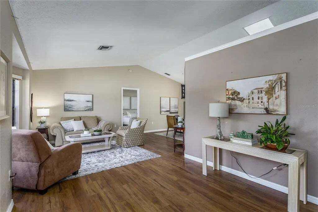 Property photo 3 of 20 <Alttext/>