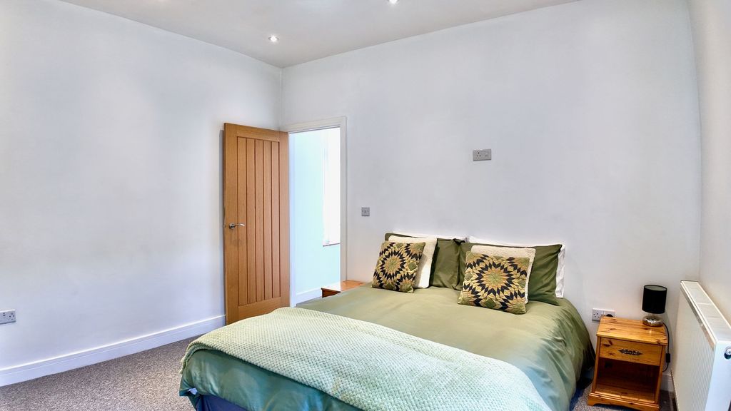 Additional image 29 of 4 bed semi-detached house for saleThe Crescent, Ebbw Vale NP23