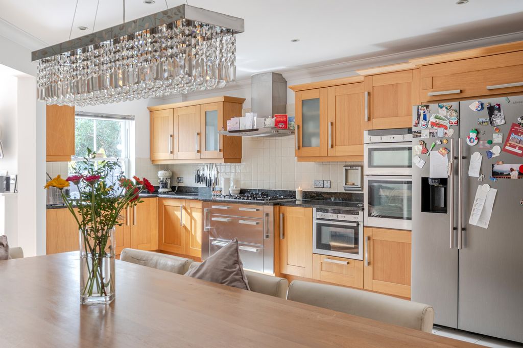 Property photo 3 of 14