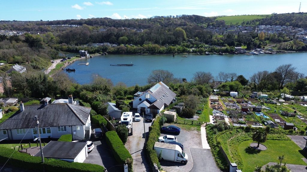 Property photo 2 of 38