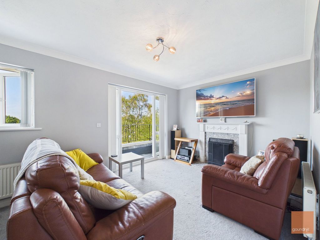 Property photo 2 of 38