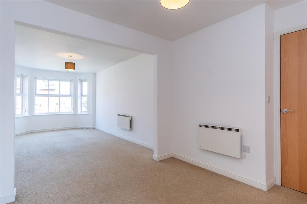 Property photo 2 of 16 Lounge/Dining Room