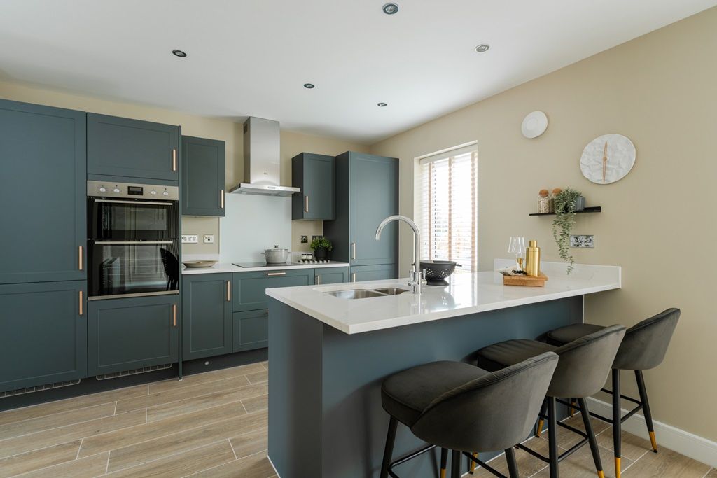 Property photo 1 of 17 Colford Kitchen