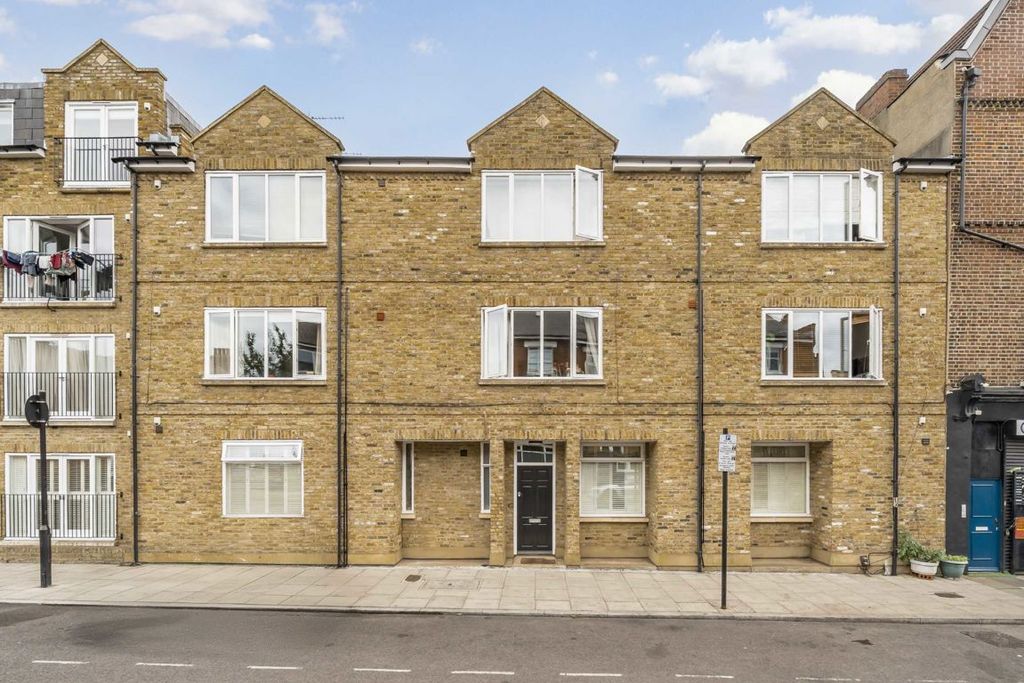 Property photo 1 of 6