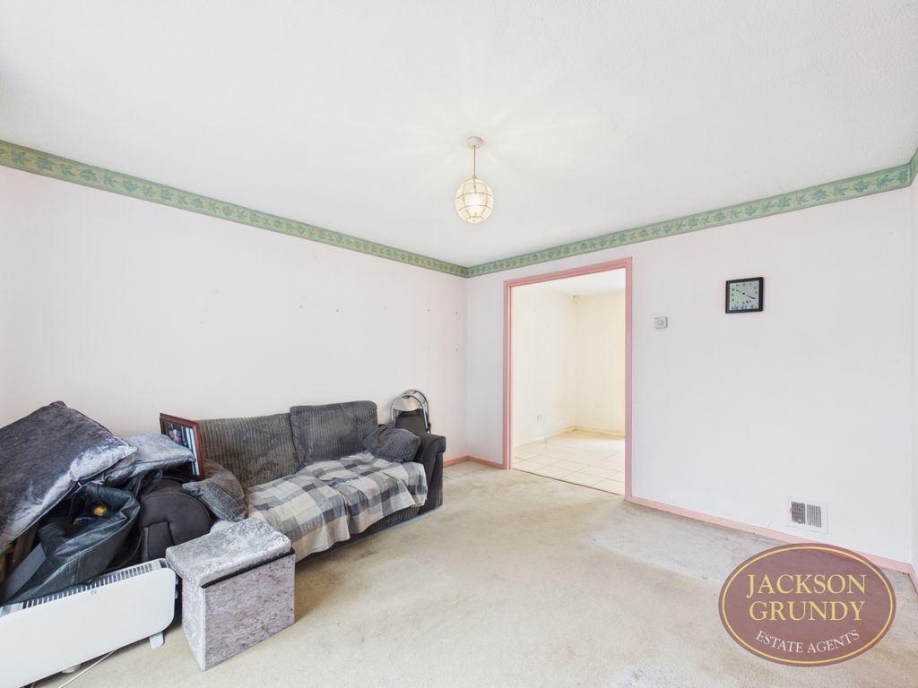 Property photo 2 of 14 Field Rose Square