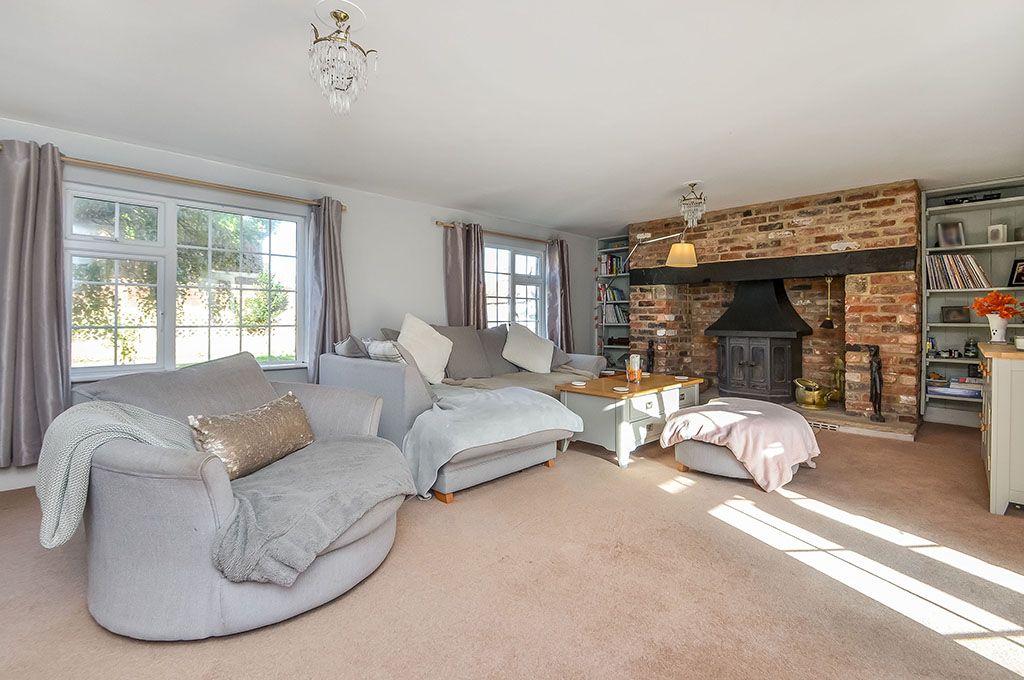Property photo 2 of 17