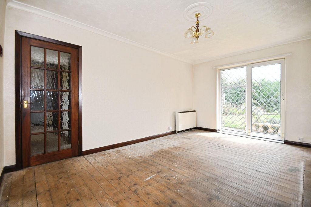 Property photo 3 of 17 Lounge 04.Jpg