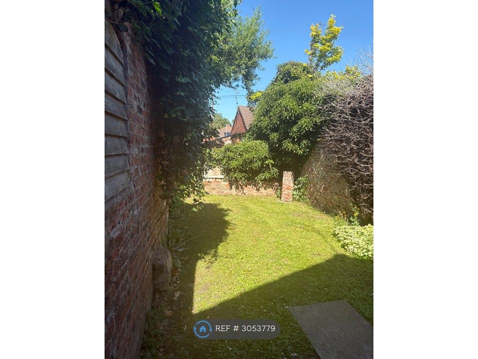 Property photo 2 of 8