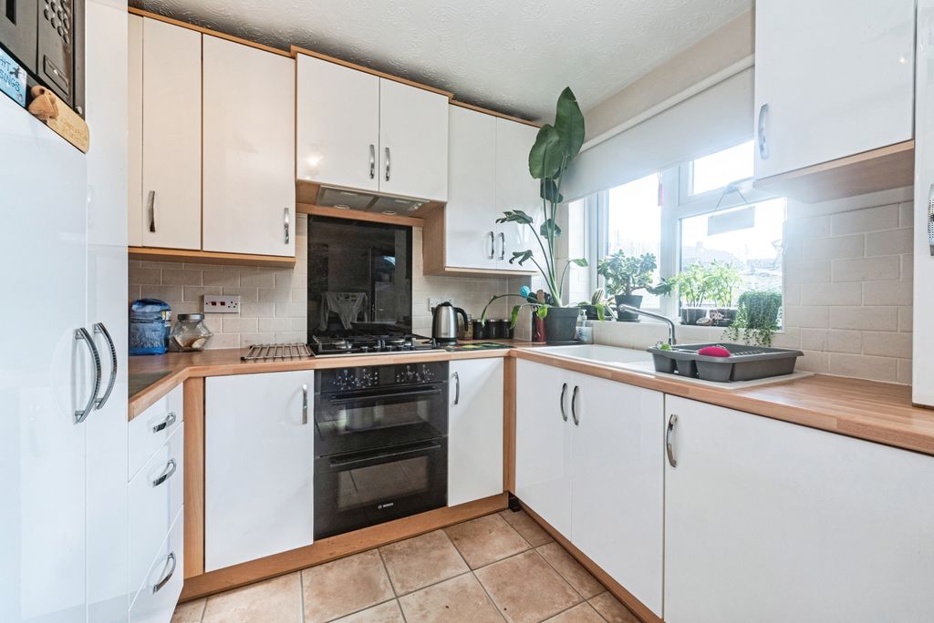 Additional image 6 of 2 bed semi-detached house for saleJustice Close, Thatcham RG19