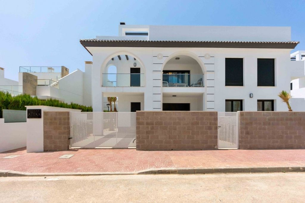 Property photo 1 of 20