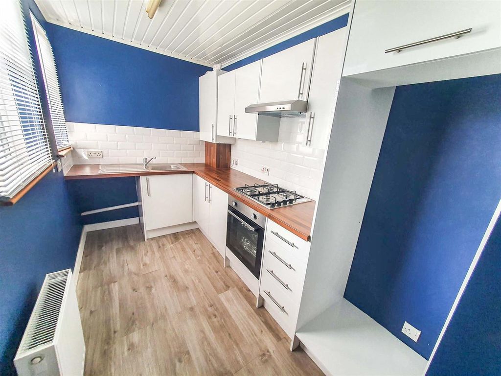 Property photo 2 of 9 Jmp0185Levi Kitchen.Jpg