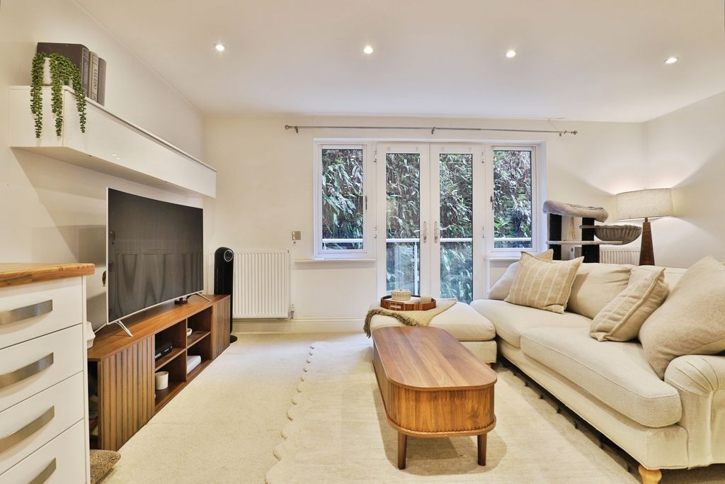 Property photo 2 of 19 Pbox-Img.Jpg