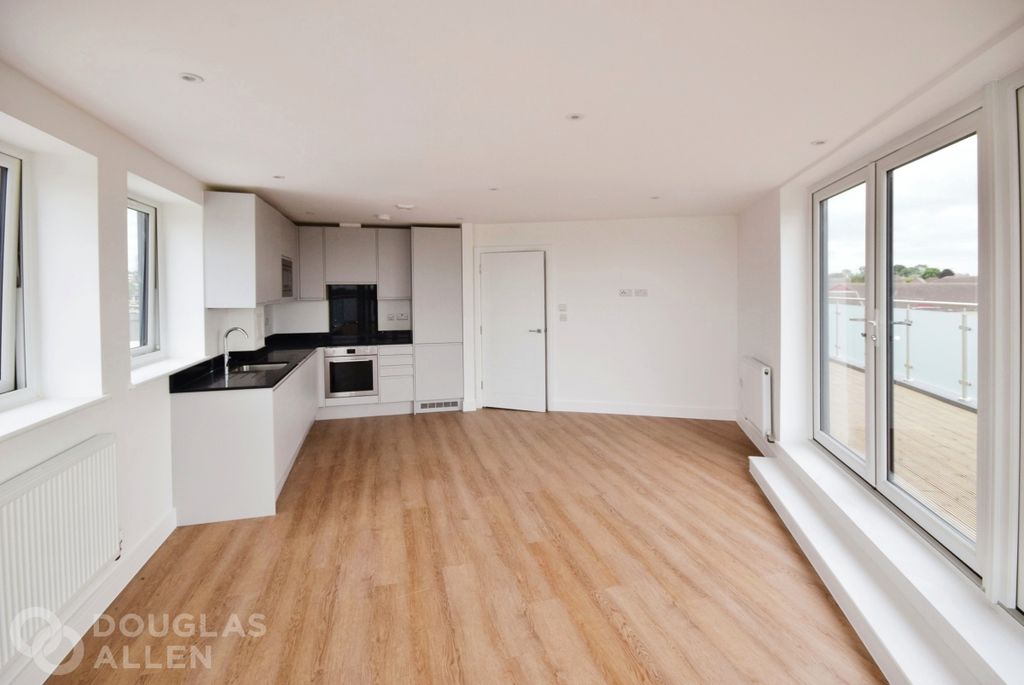Property photo 2 of 6 Lounge-Kitchen