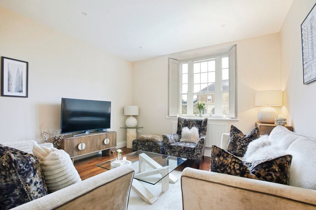 Property photo 1 of 20 Pbox-Img.Jpg