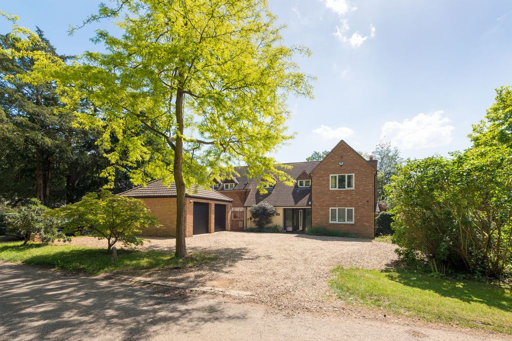 Property photo 1 of 40