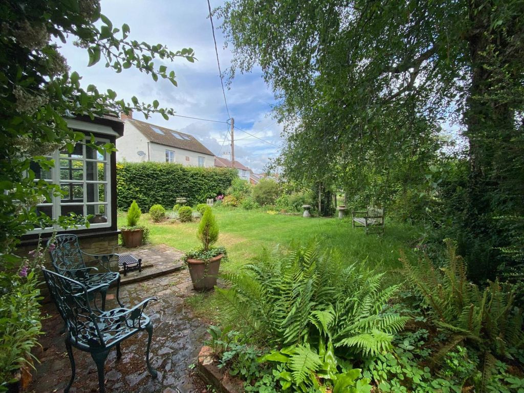 Property photo 3 of 25