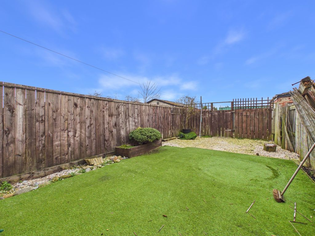 Property photo 3 of 12 4891767