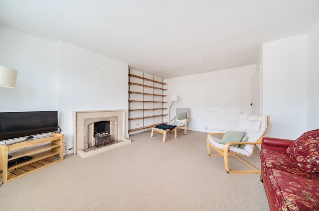Property photo 3 of 24 1341692-12-68A36Cbe604E5