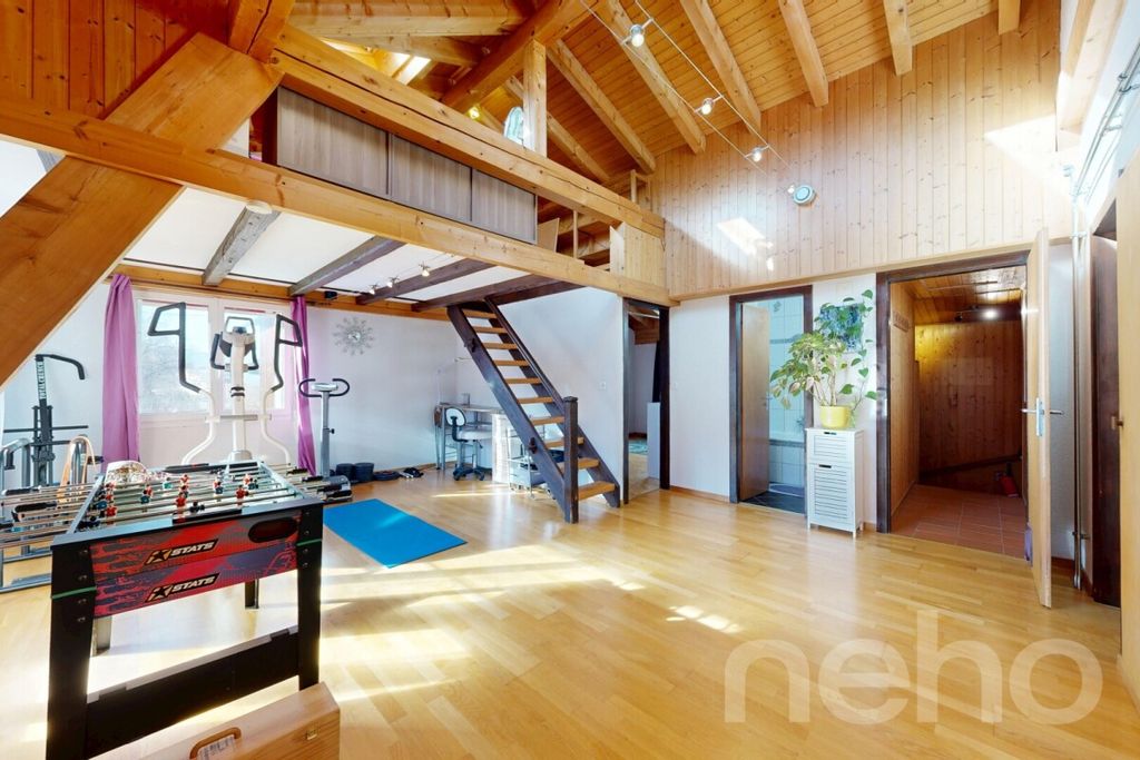 Property photo 3 of 12