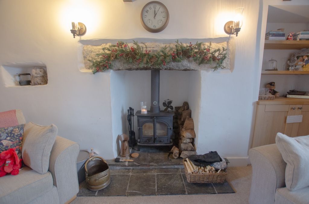 Property photo 3 of 10 36 Rhind Street-10