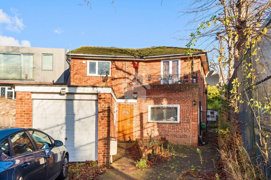 Property photo 1 of 18