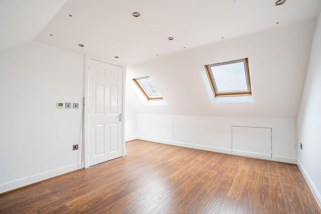 Property photo 2 of 12 Mw-10.Jpg