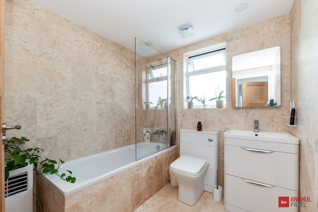 Property photo 1 of 31