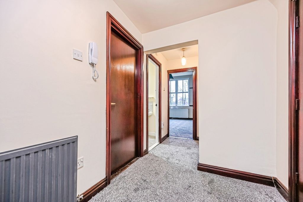 Property photo 3 of 14 Photo