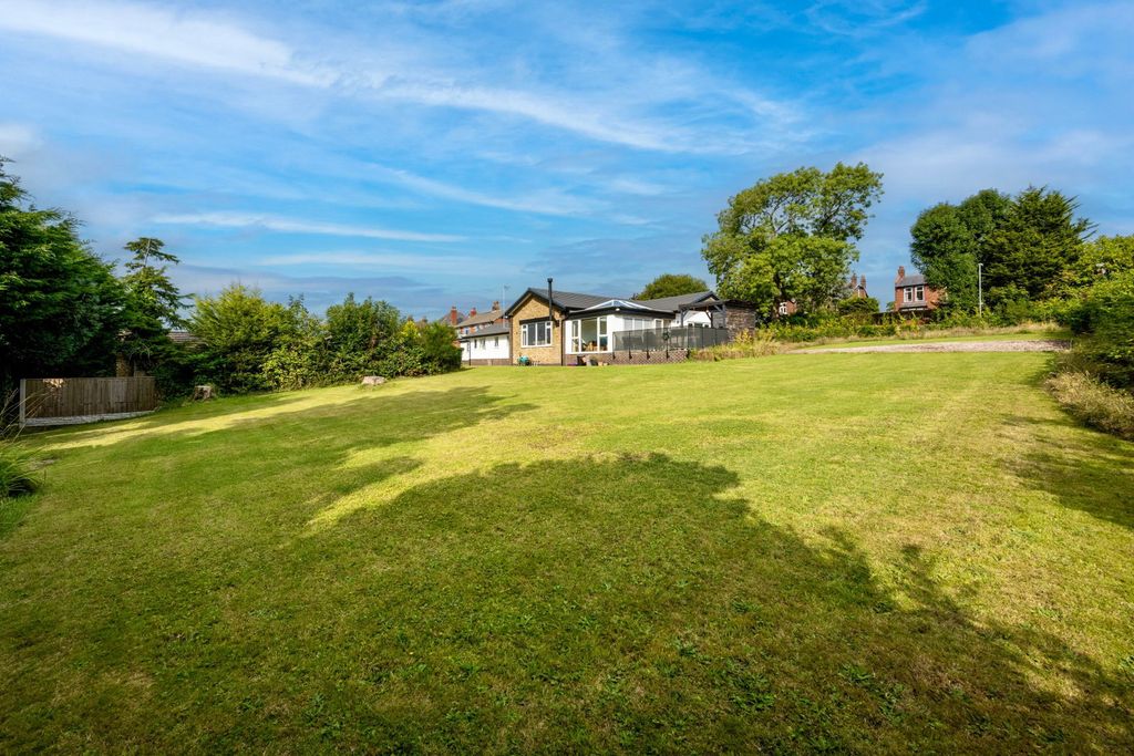 Property photo 2 of 40