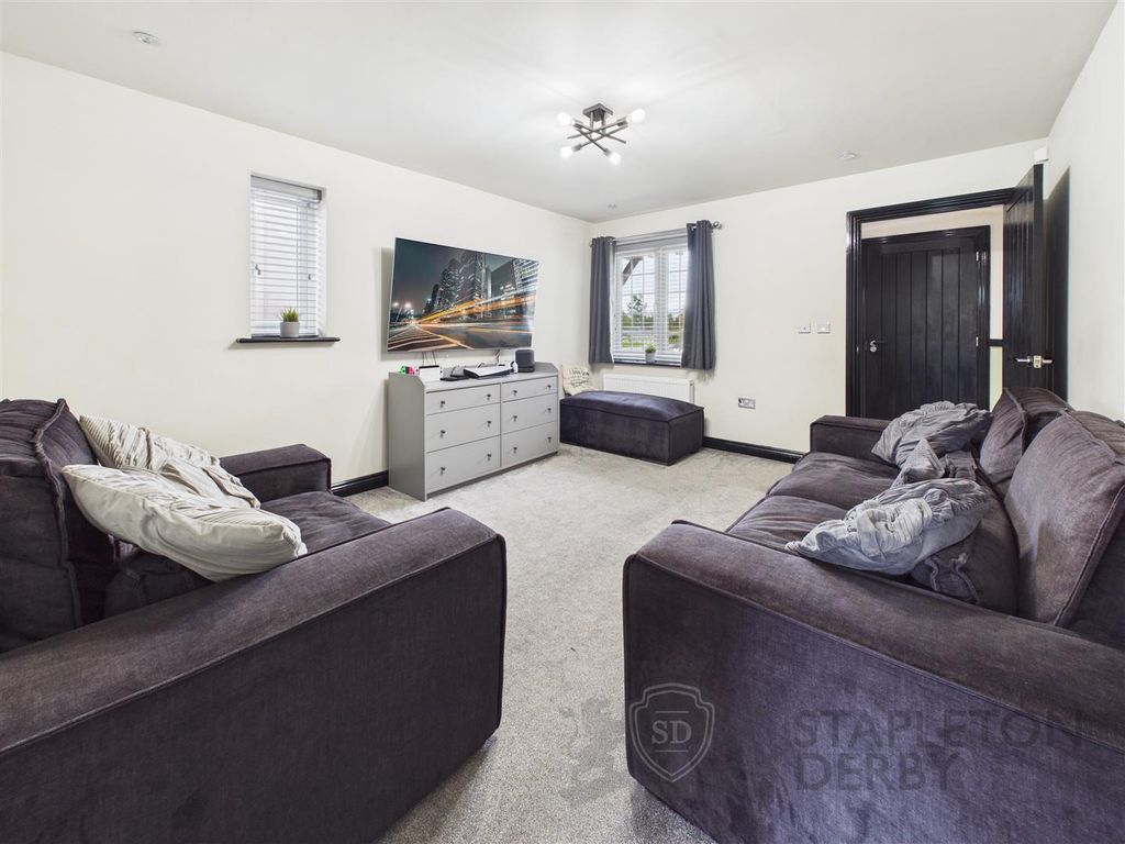 Property photo 3 of 20 Cam04645G0-Pr0122-Still003.Jpg