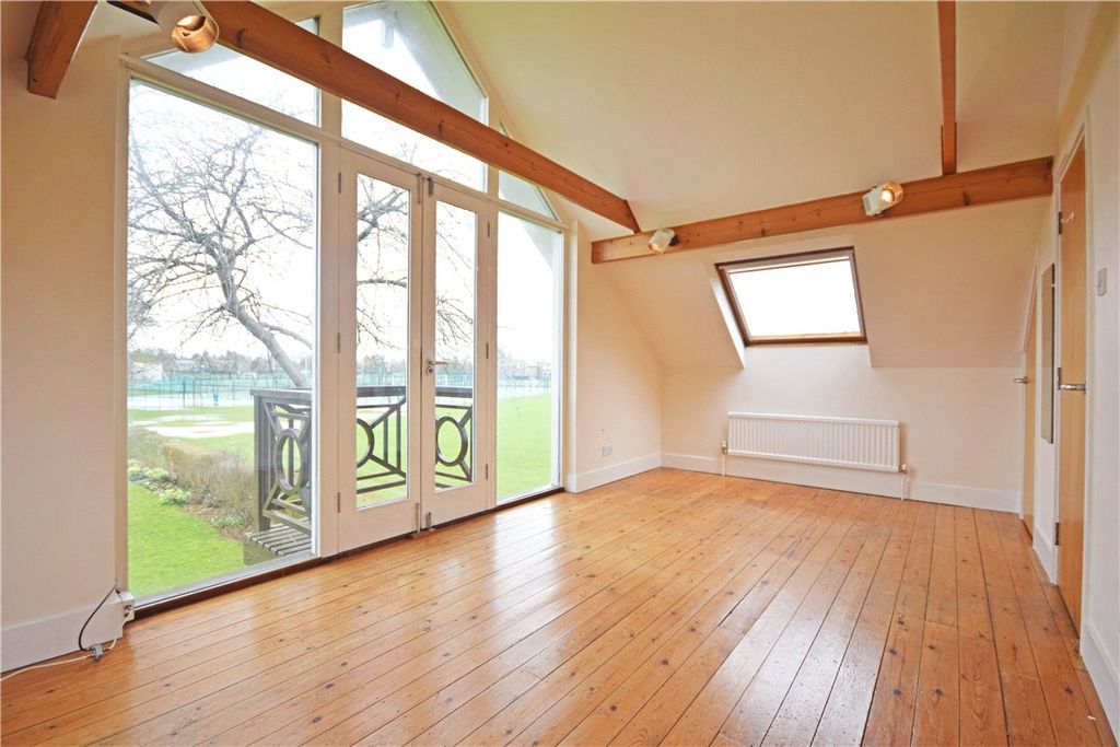 Property photo 3 of 14 Picture No. 02