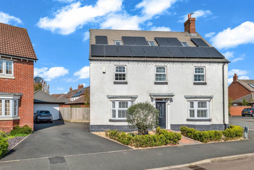 Property photo 2 of 43