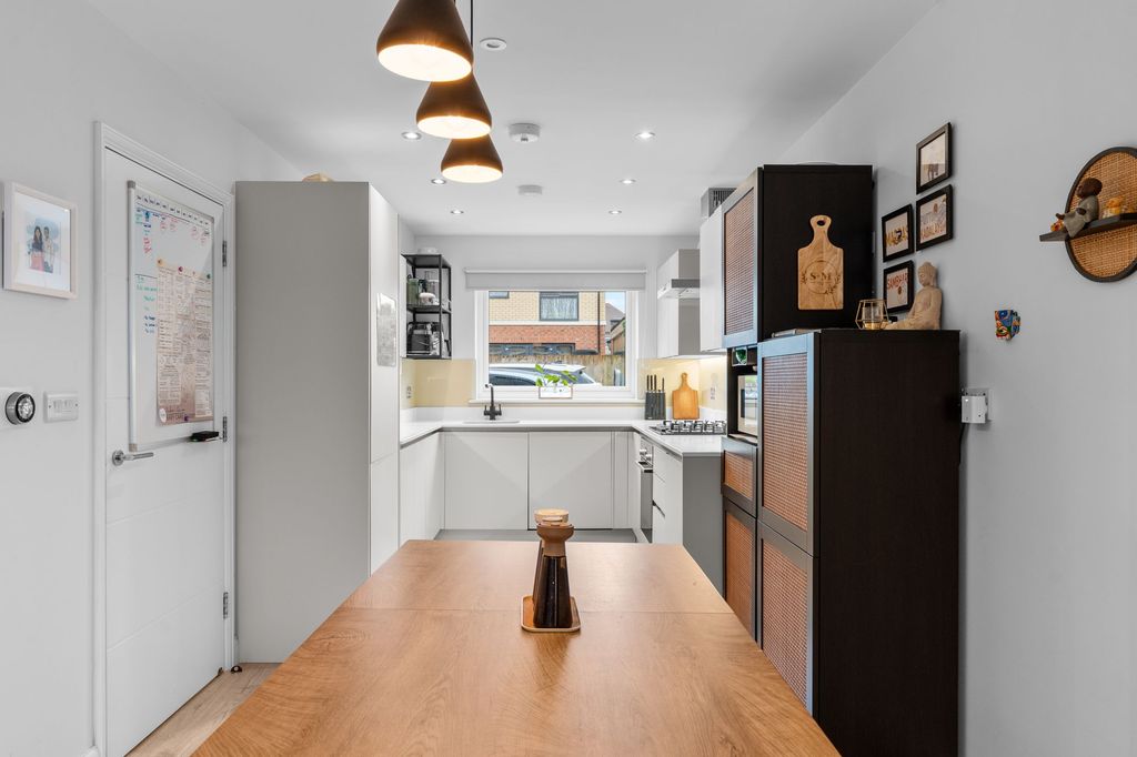 Property photo 3 of 24 Kitchen/Diner