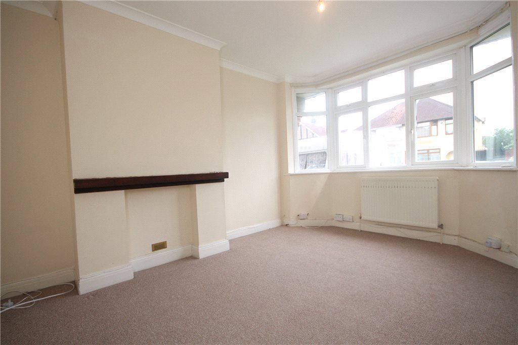 Property photo 3 of 10 Living Room