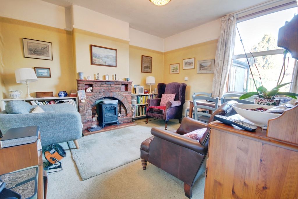 Property photo 3 of 9 Pbox-Img.Jpg