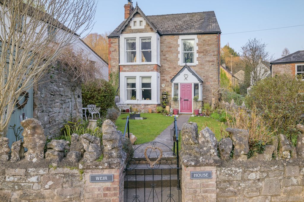 Property photo 1 of 23
