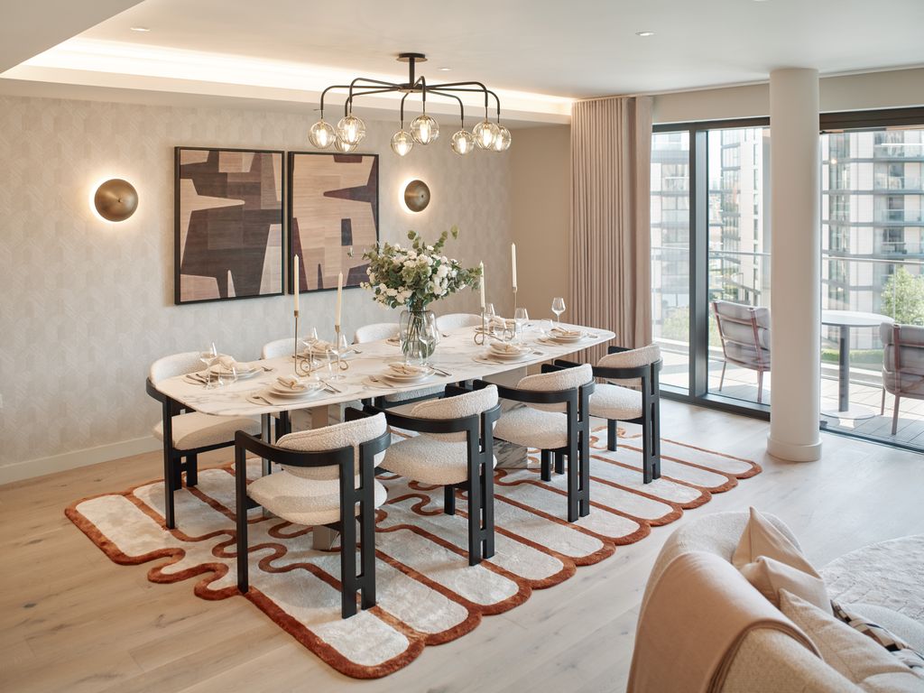 Property photo 2 of 10 Dining Space