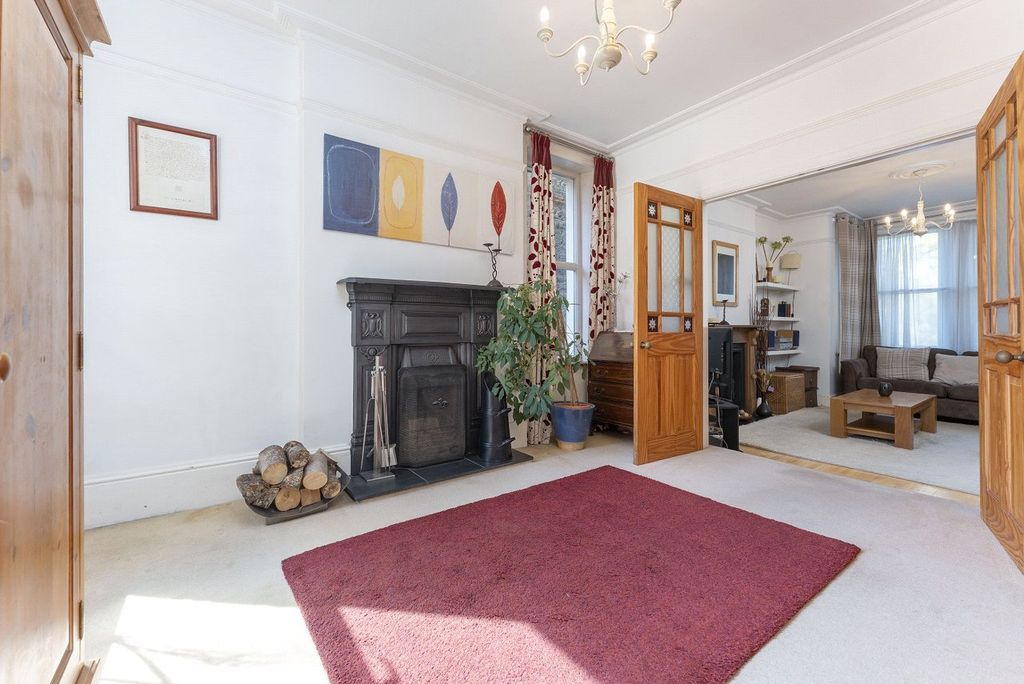 Property photo 2 of 26 Picture No. 16
