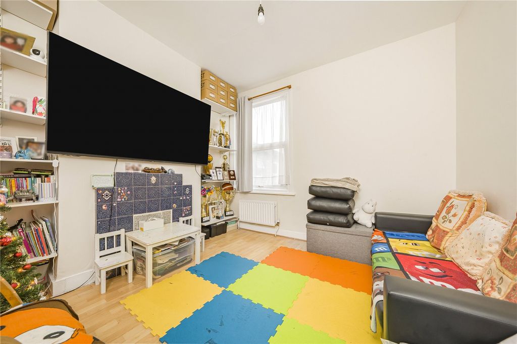 Property photo 3 of 8 Picture No. 04
