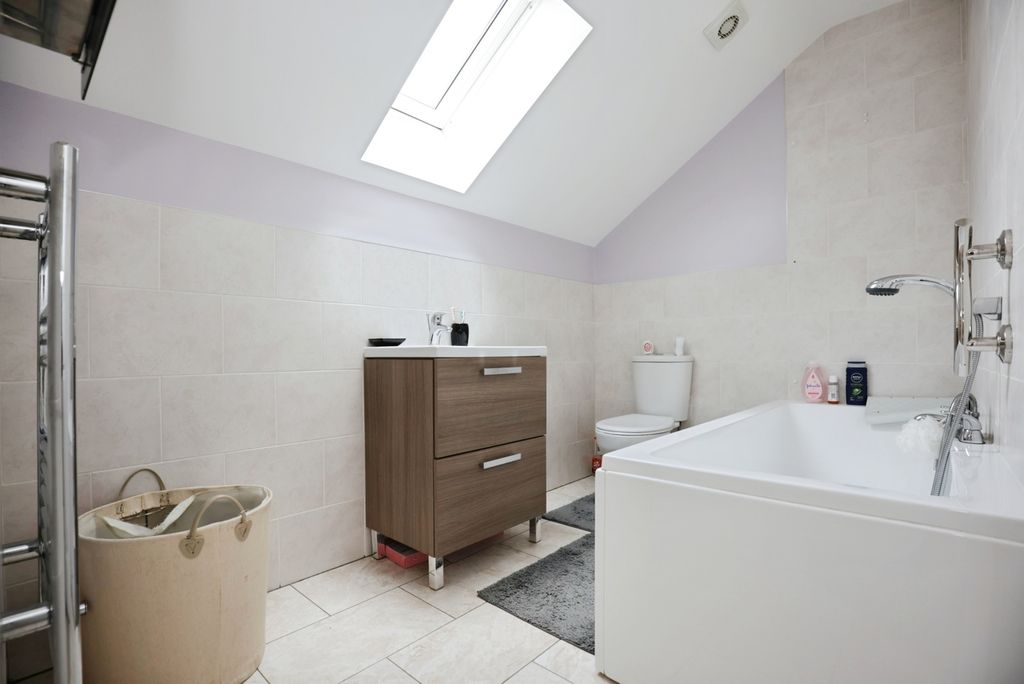 Property photo 3 of 17 Photo